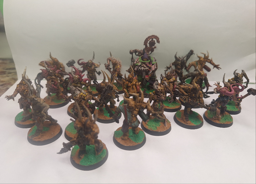 Warhammer 40,000: Typhus with 20 Poxwalkers
