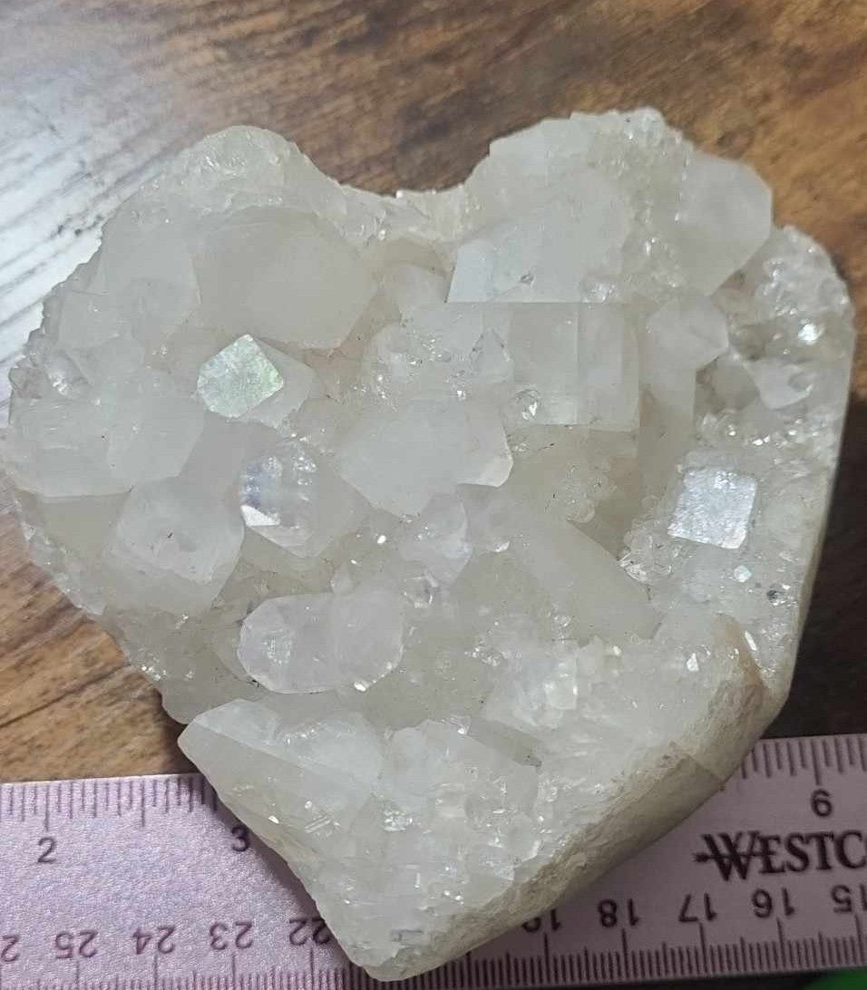 4 Inch Quarts Cluster Heart