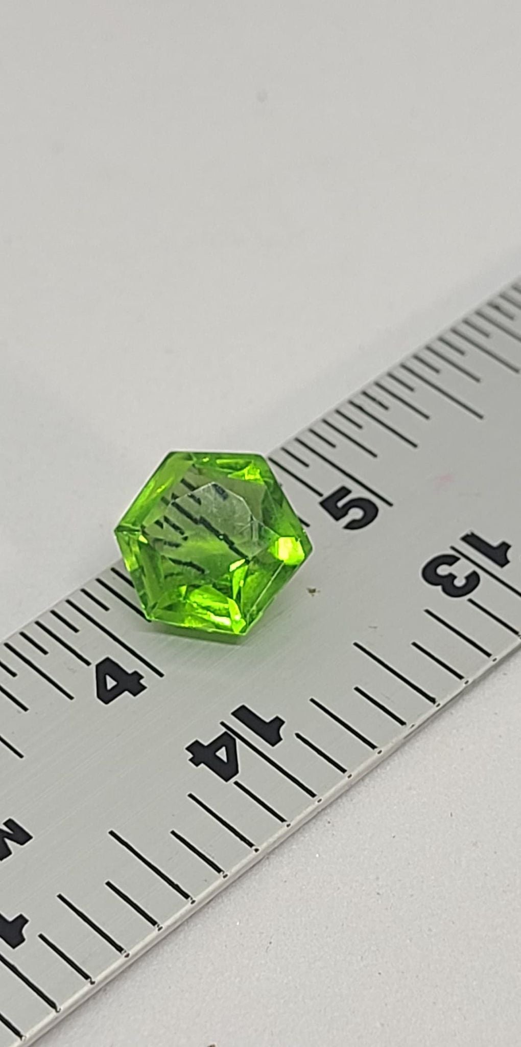 Faceted Gemstones, Green sapphire, Jewelry grade