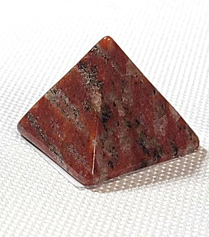 Gemstone Pyramids, Various 2cm