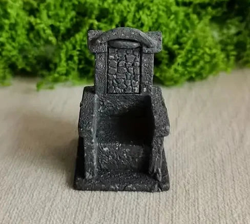 Micro Mini, Stone Throne