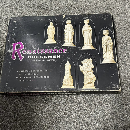 VINTAGE LOWE RENAISSANCE CHESSMEN WITH BOARD CHESS SET GAME #832