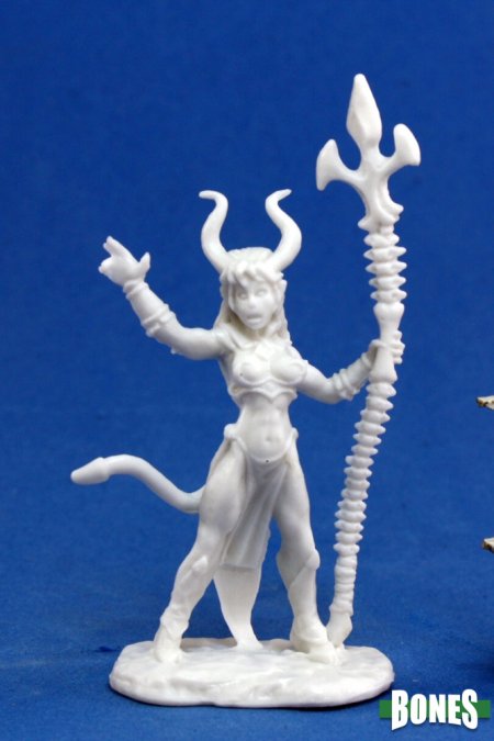 Reaper Miniatures Dark Heaven Bones - SINESSA, HELLBORN SORCERESS 77119