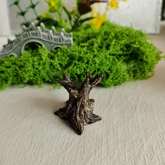 Micro Mini, Scary Tree