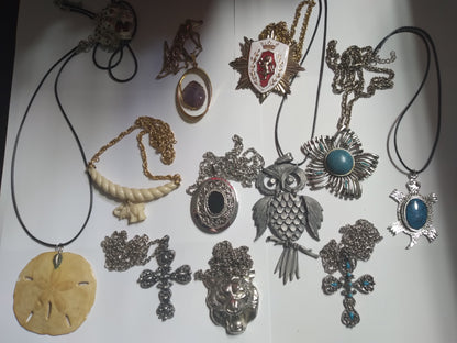 Vintage Pins & Jewelry