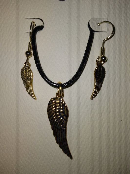 Pendant and Earrings set, Goldtone  Angel Wings