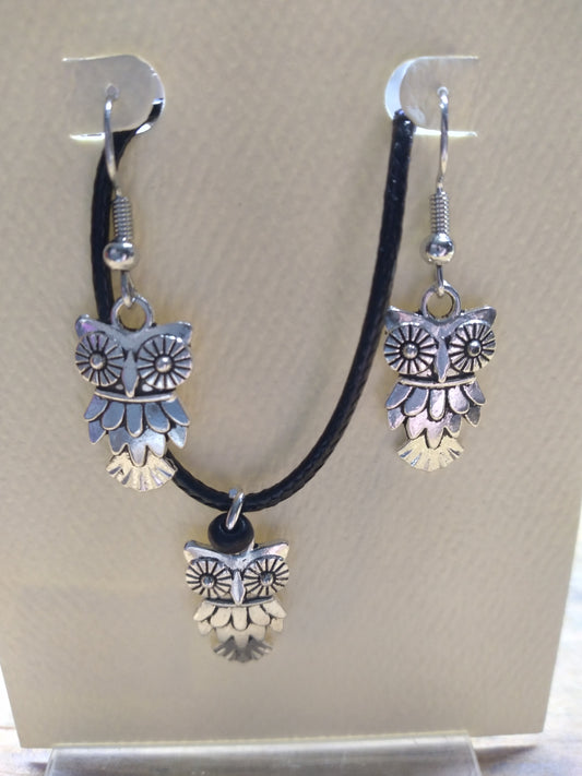 Pendant and Earrings set, Silver tone Owl