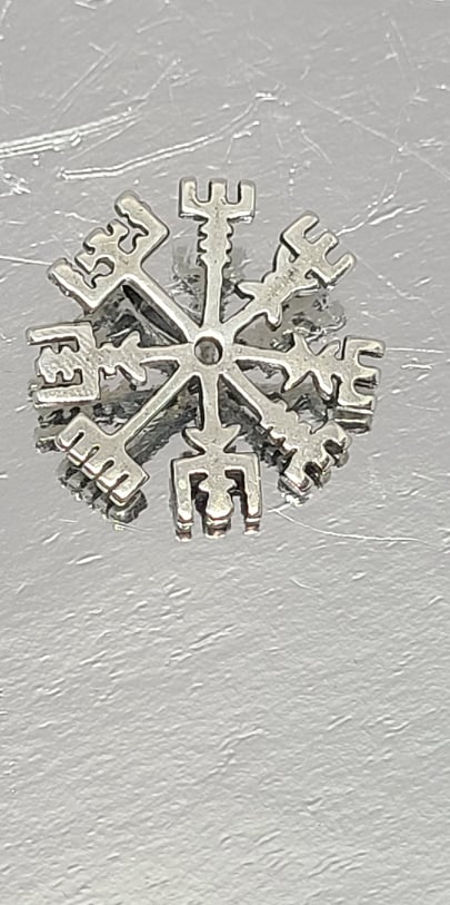 Sterling silver pendant, Vegvisir