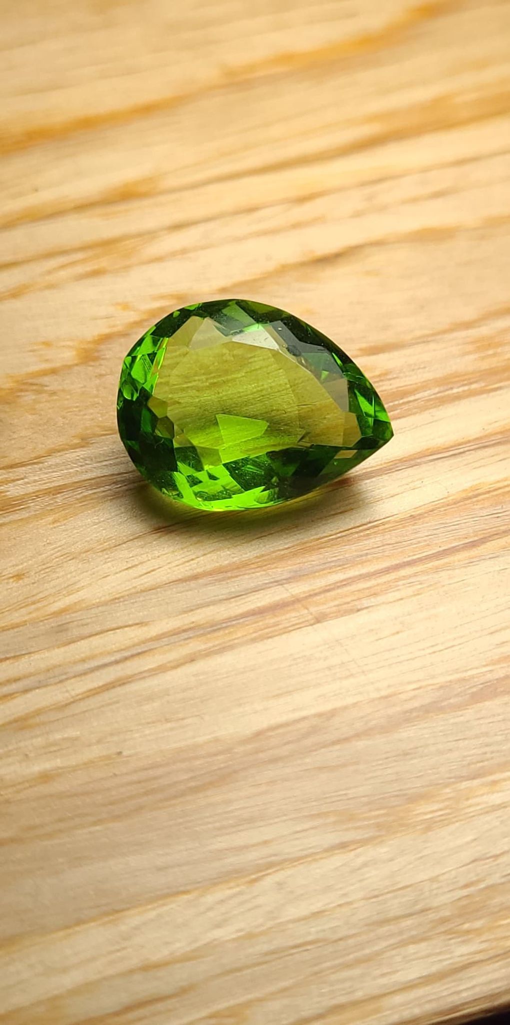 Faceted Gemstones, Green sapphire, Jewelry grade