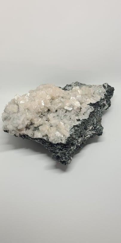  Heulandite and Apophyllite #Heulandite #Apophyllite #metaphysicalproperties #crystals #stones #gems